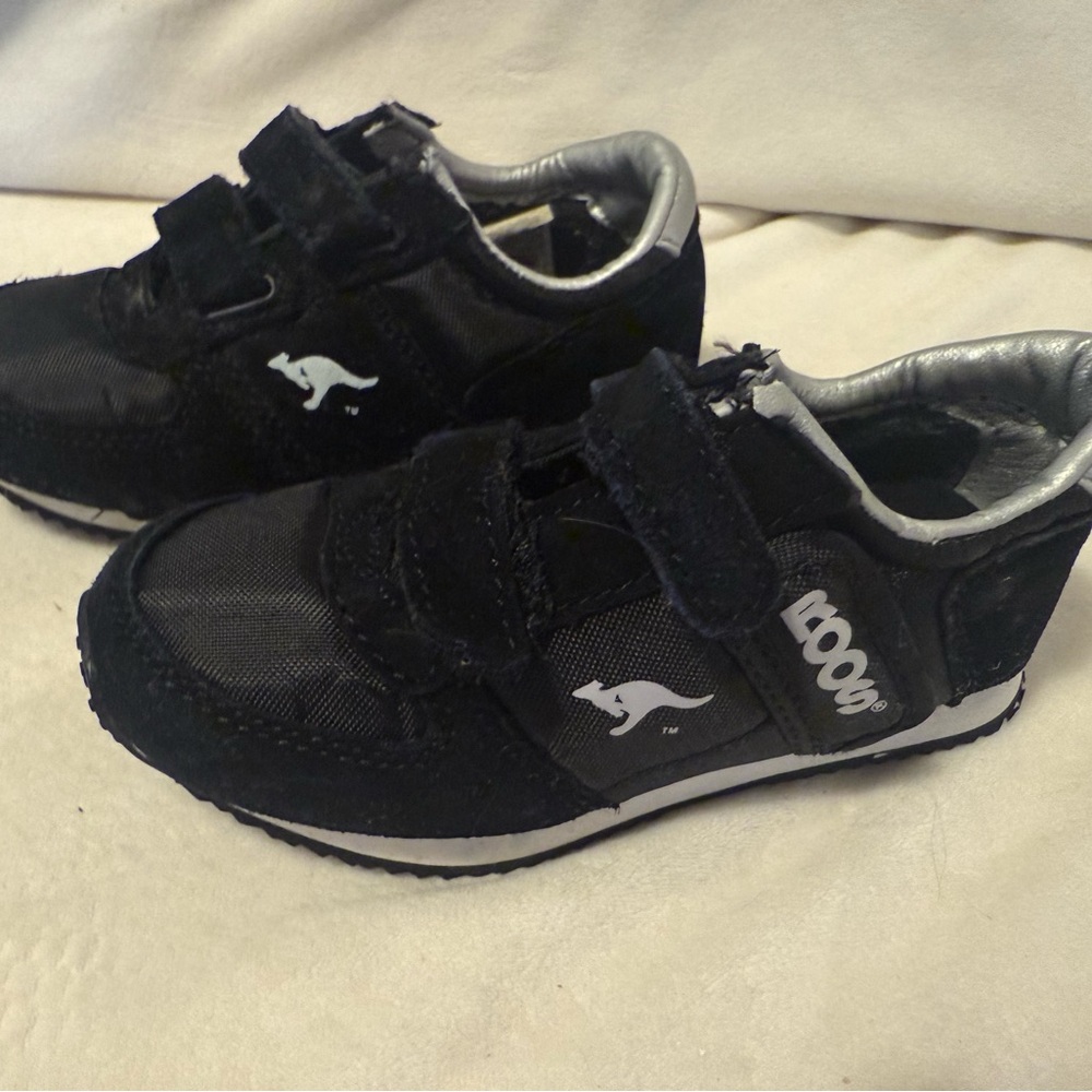 kangaROOS Black and Silver Athletic Shoes